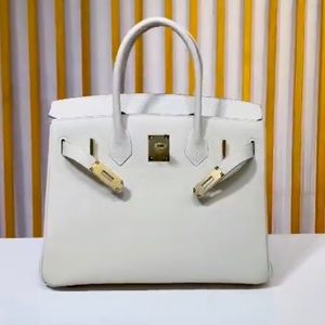 Meet your Posher, Hoa